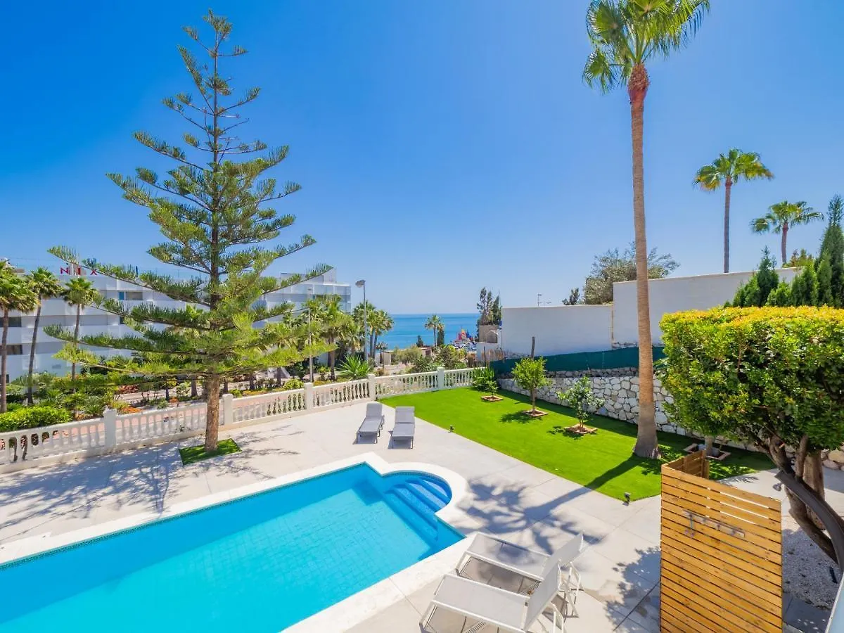 Cubo'S Beach Front Villa Benalmadena Spain