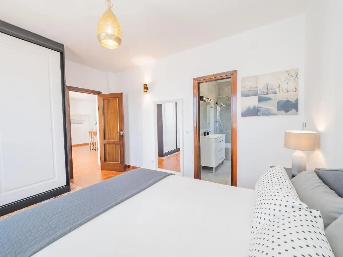 Cubo'S Beach Front Villa Benalmadena