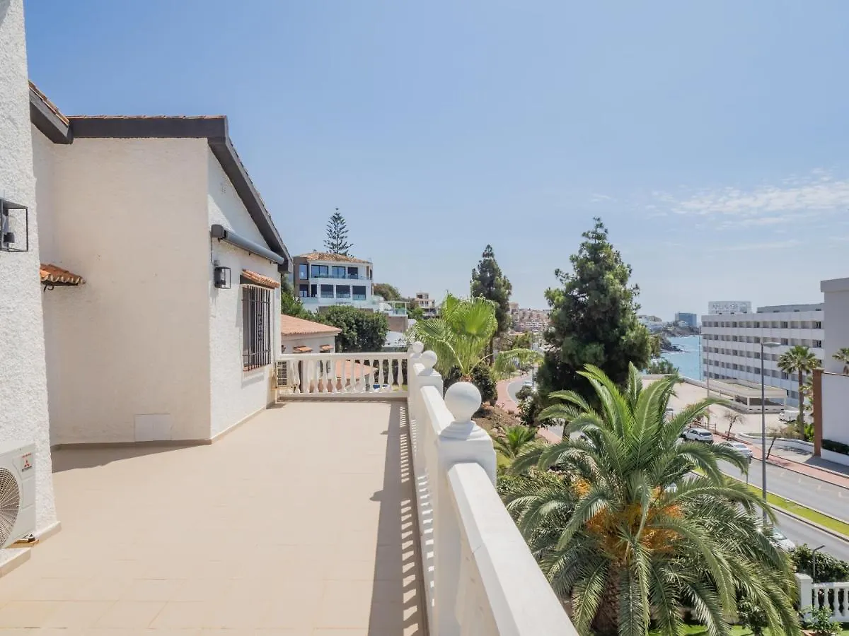 Cubo'S Beach Front Villa Benalmadena