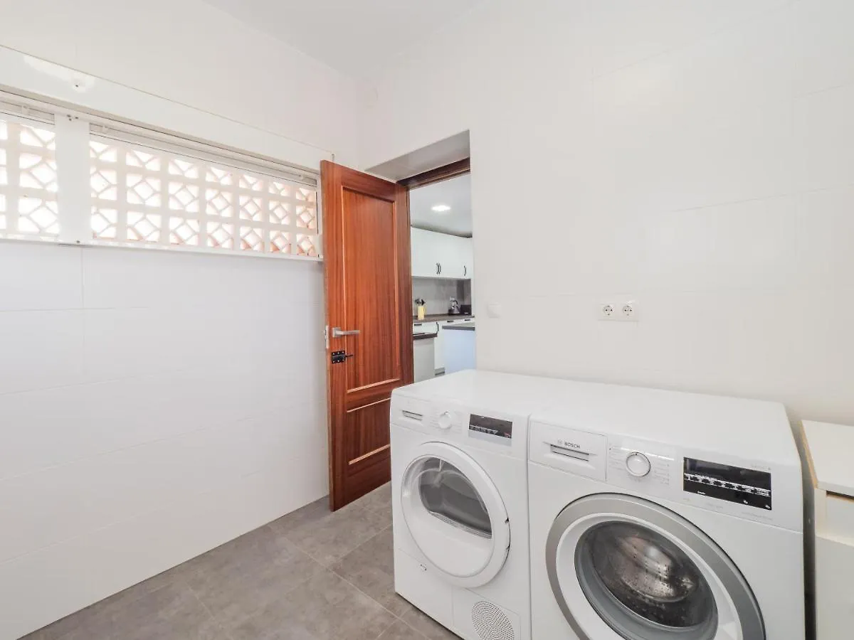 Cubo'S Beach Front Villa Benalmádena 0*,  Ισπανία