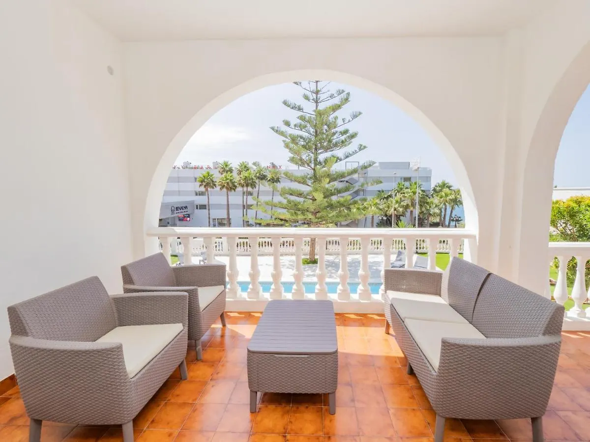 Cubo'S Beach Front Villa Benalmadena