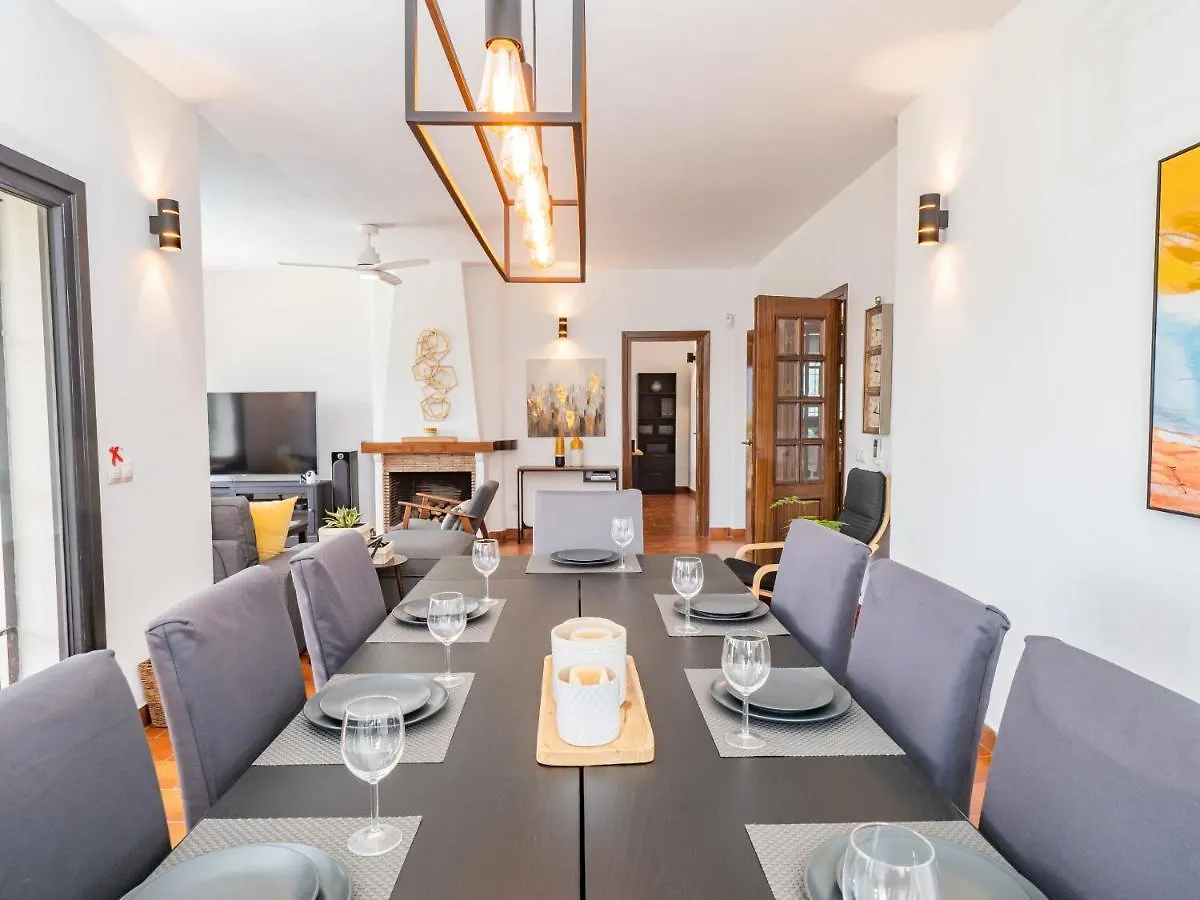 Cubo'S Beach Front Villa Benalmadena