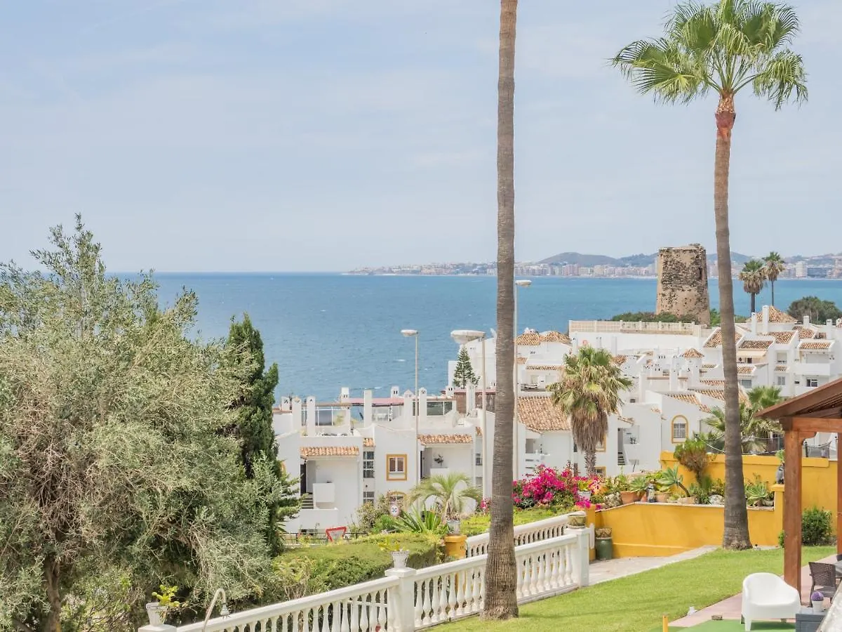 Cubo'S Beach Front Villa Benalmadena
