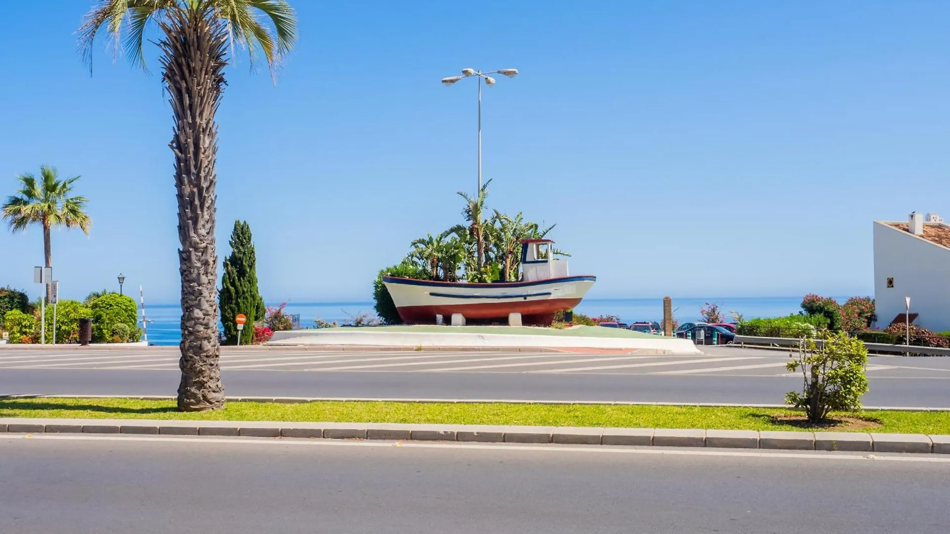 Cubo'S Beach Front Villa Benalmadena