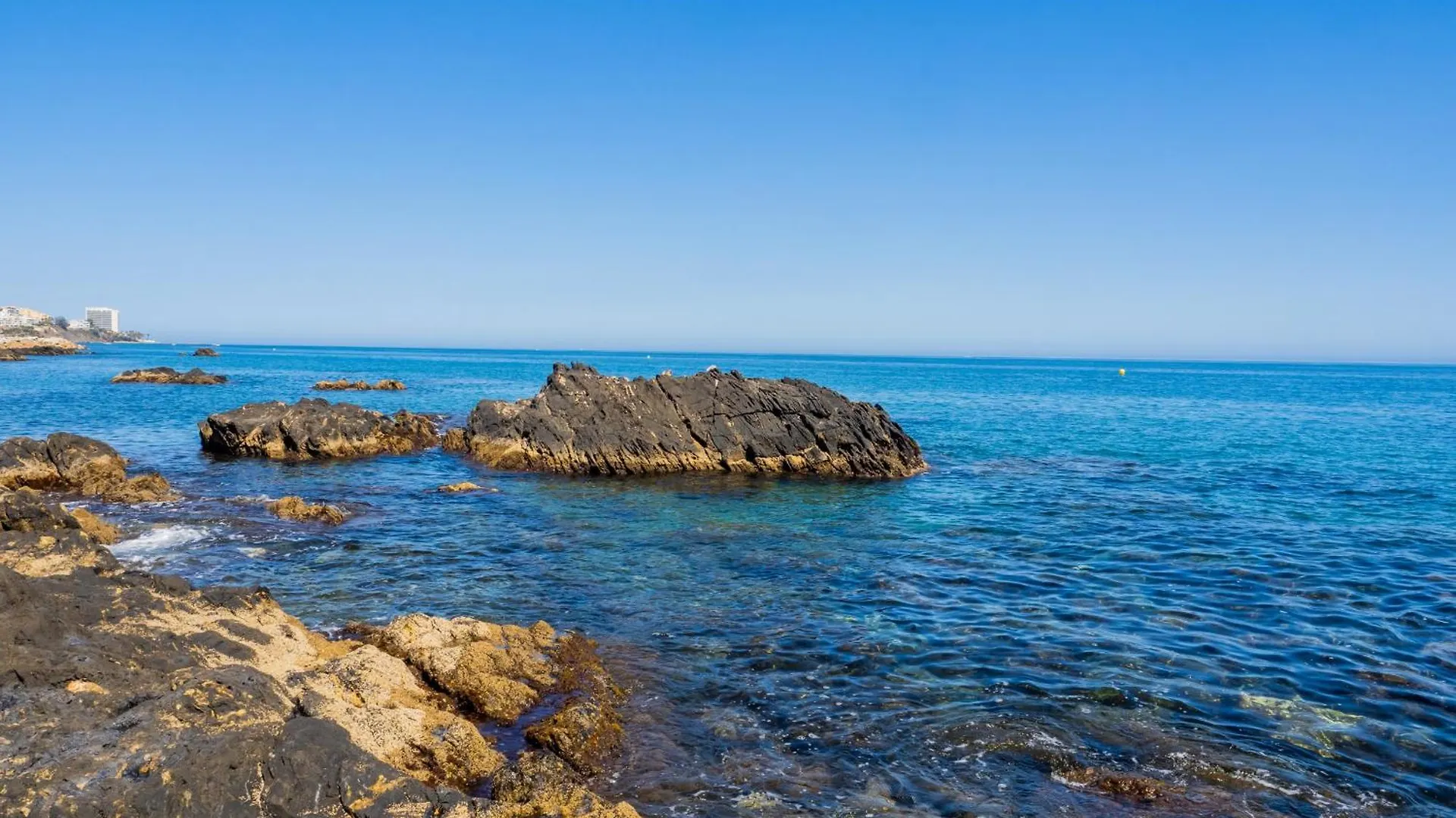 Cubo'S Beach Front Villa Benalmadena