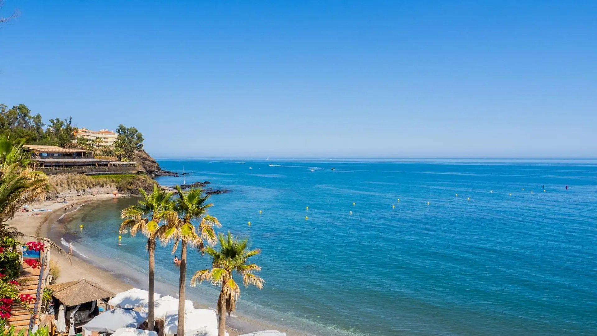 Cubo'S Beach Front Villa Benalmadena Spain