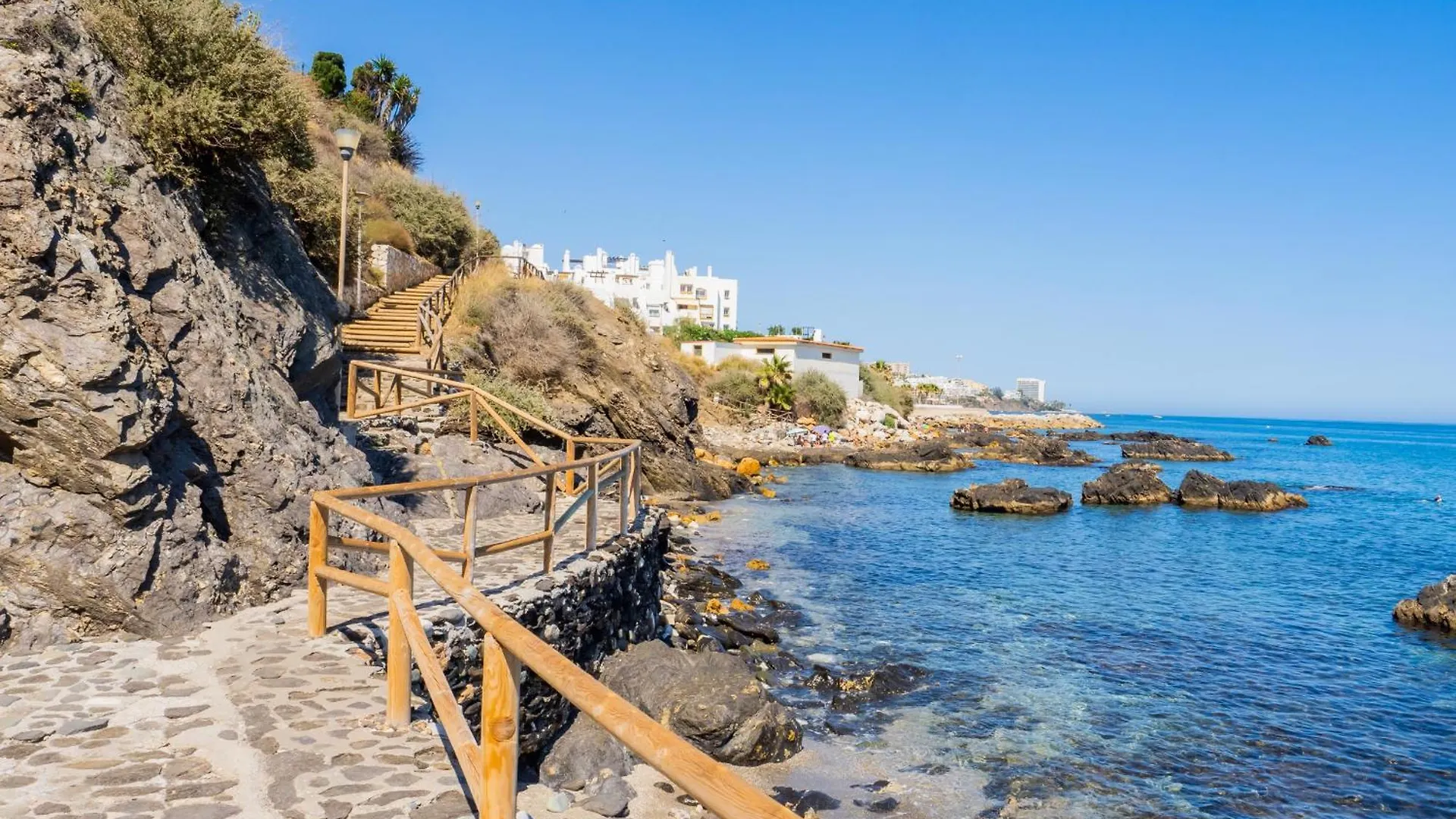 Cubo'S Beach Front Villa Benalmádena