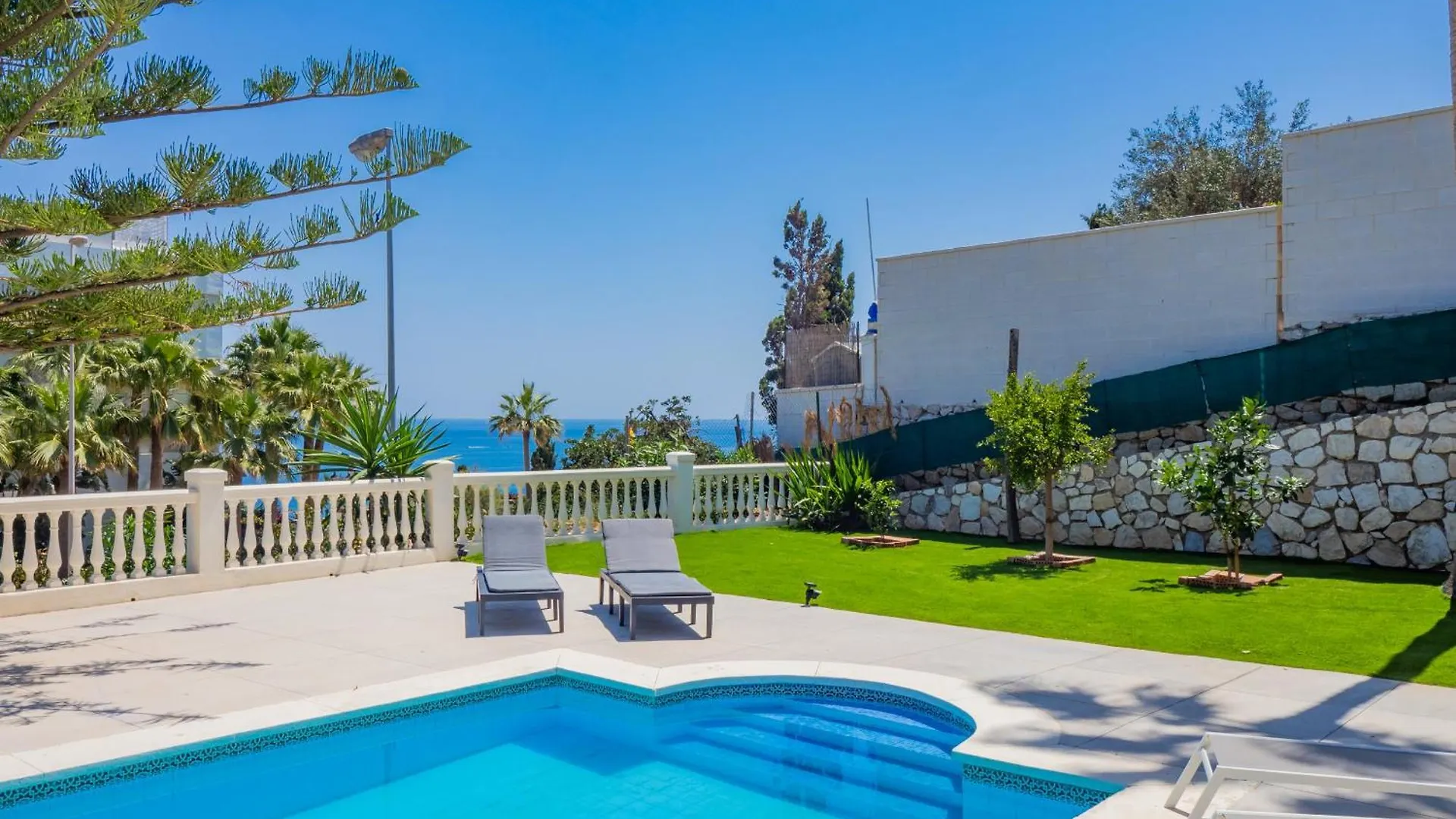 Cubo'S Beach Front Villa Benalmadena 0*,  Spain