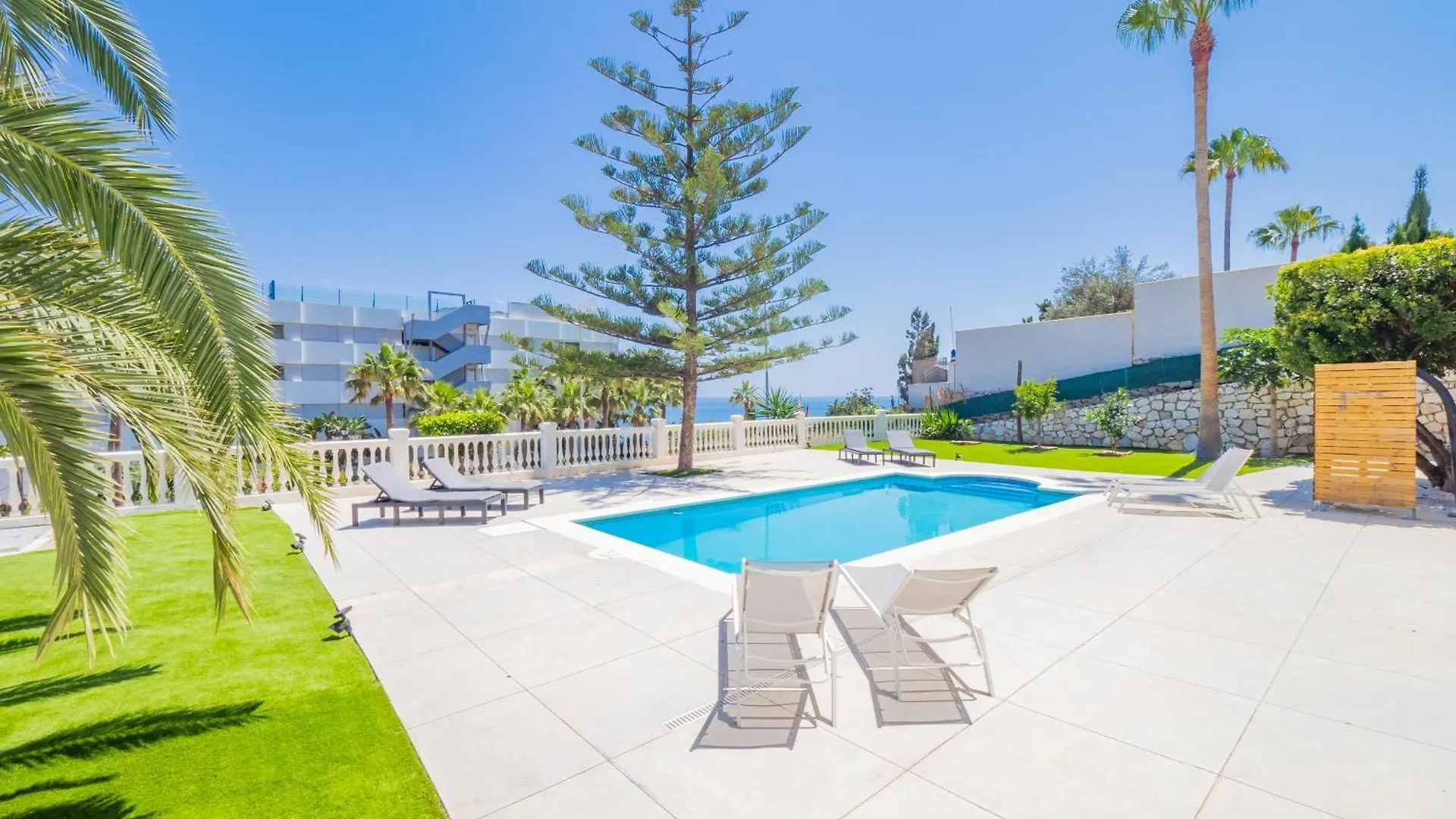 Cubo'S Beach Front Villa Benalmadena 0*,